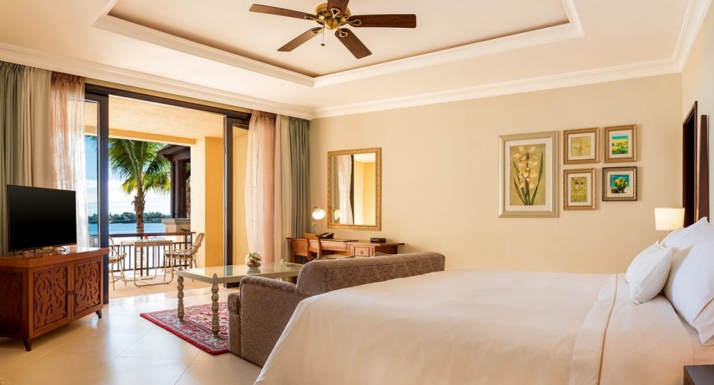 4829Beachfront Deluxe Room King (2)