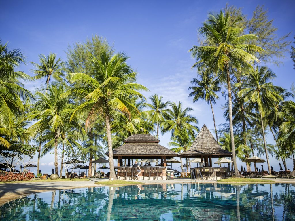 6522kl58_10667_Poolbar_Plunge