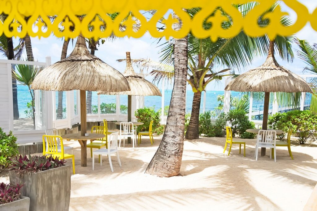 6642TA_bar beach area 1