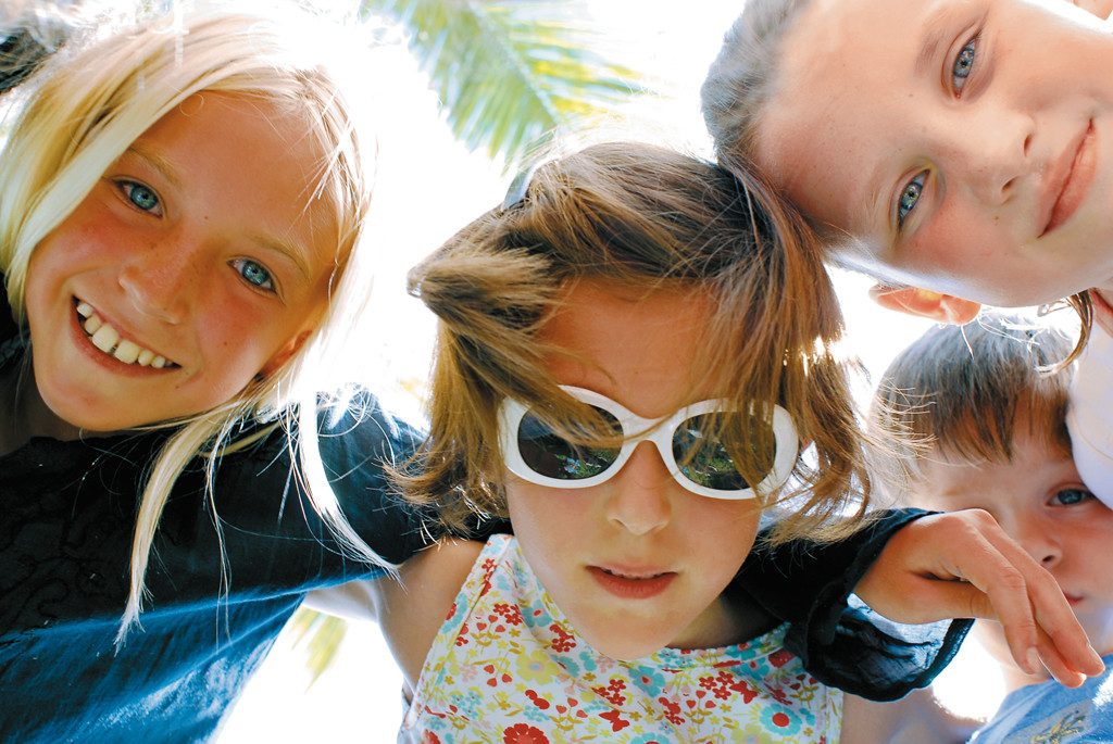 victoria-resort-spa-mauritiuskids-having-fun-1024×685