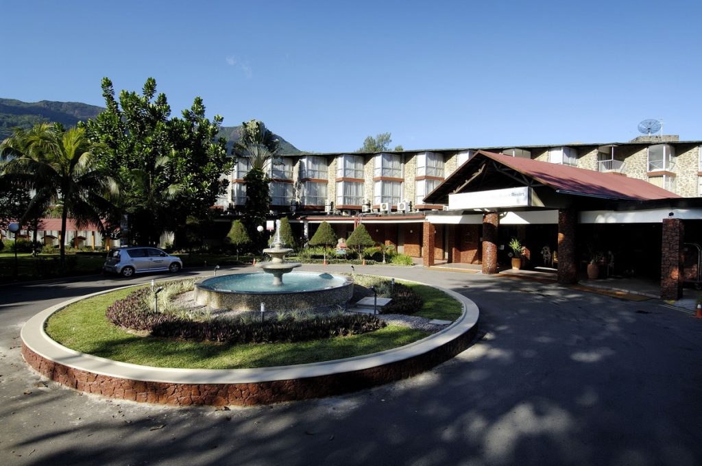 5072Berjaya Beau Vallon Bay Resort Casino – Resort Entrance Da