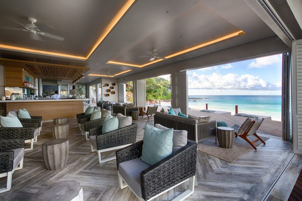 5079Beach Bar interior